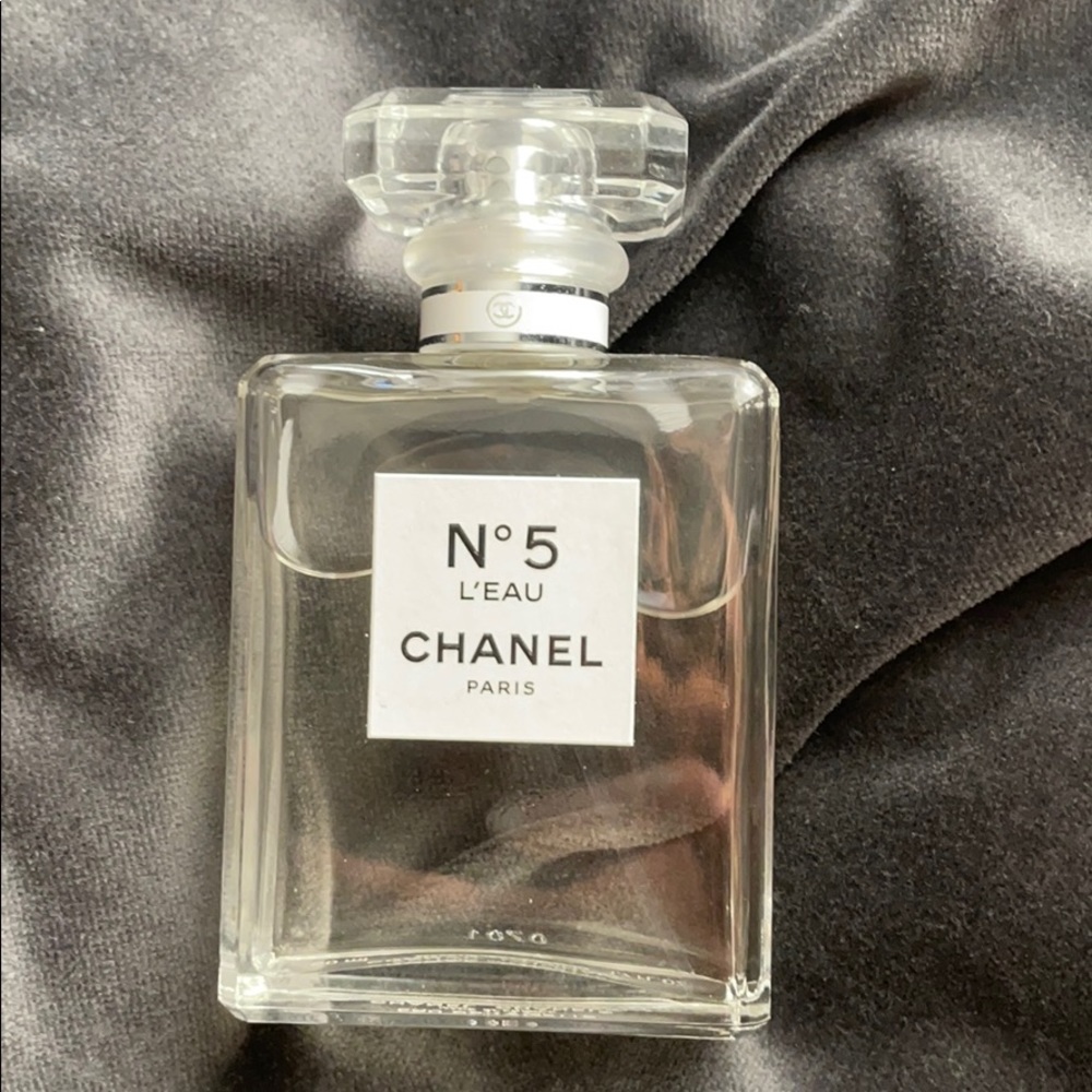 CHANEL N5 L’EAU perfume